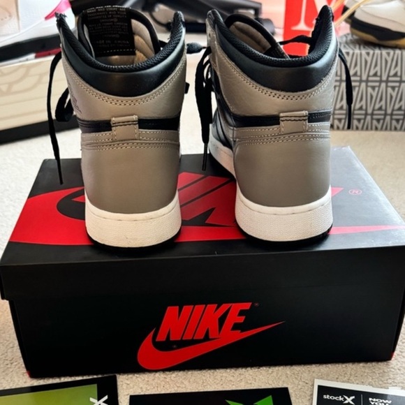 Air Jordan 1 Retro High “Shadow” 2018 - Size 6.5Y - Picture 3 of 5